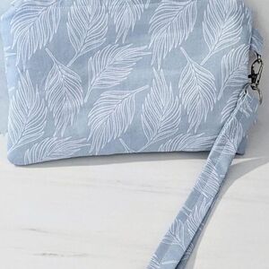 Elegant Blue Leaf Pattern Clutch